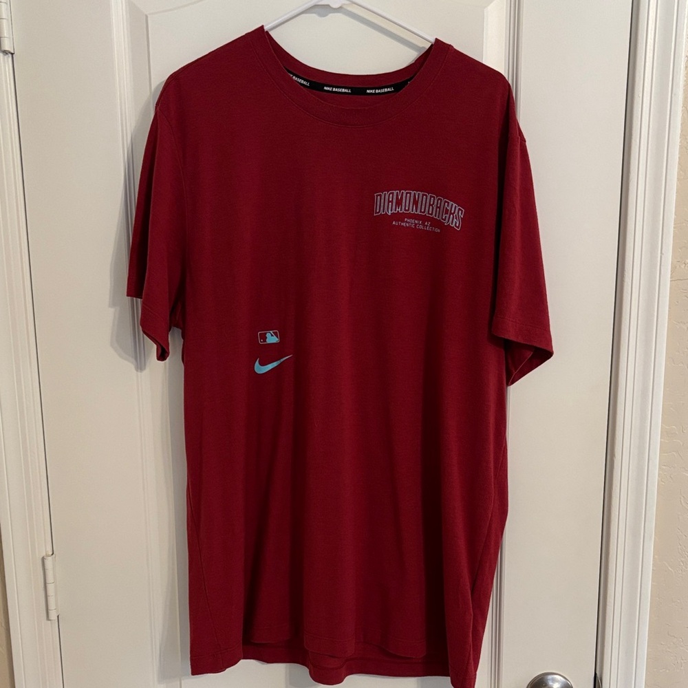 Nike Men's Diamondbacks Red Graphic Tee